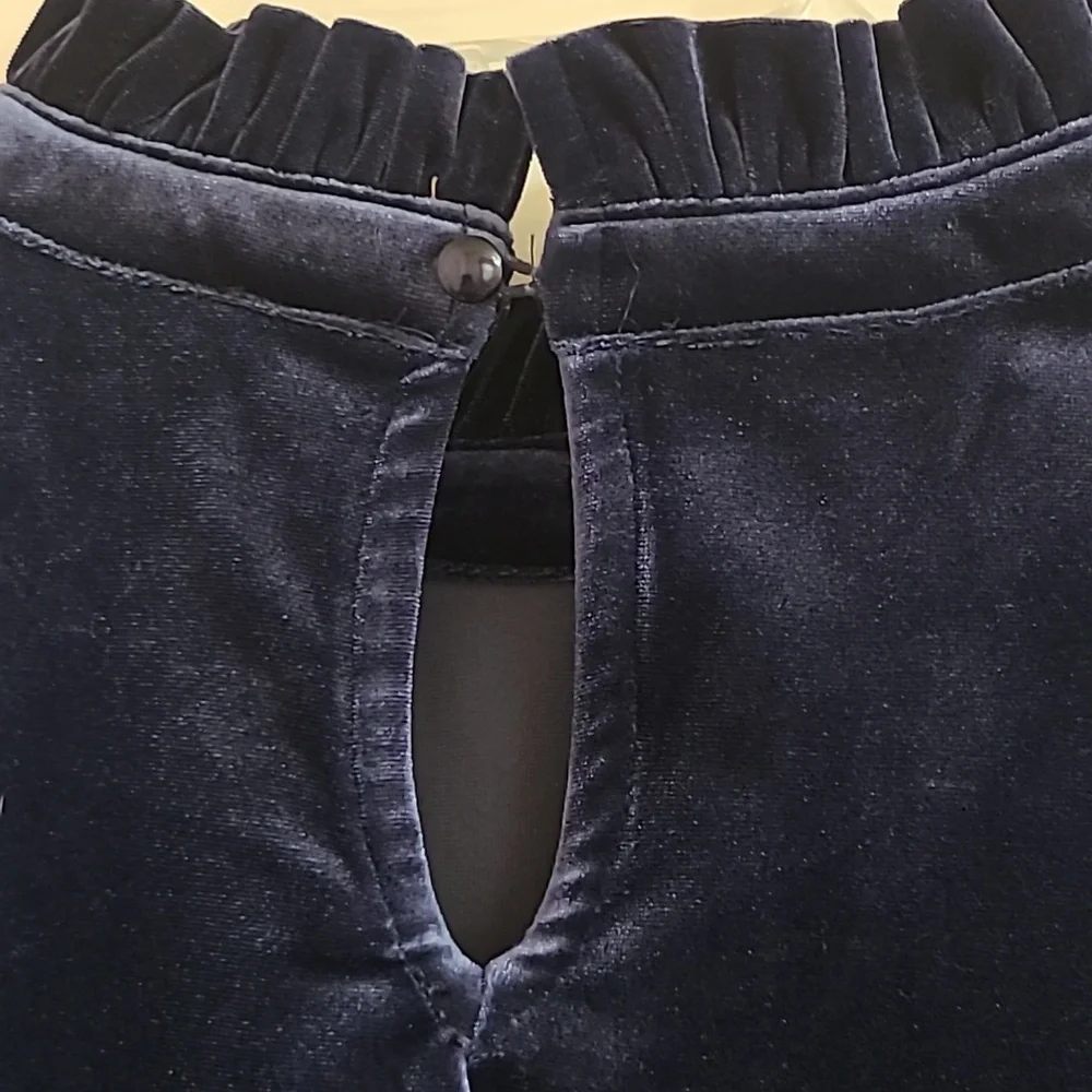 Crown & Ivy Navy blouse XL - Picture 5 of 6